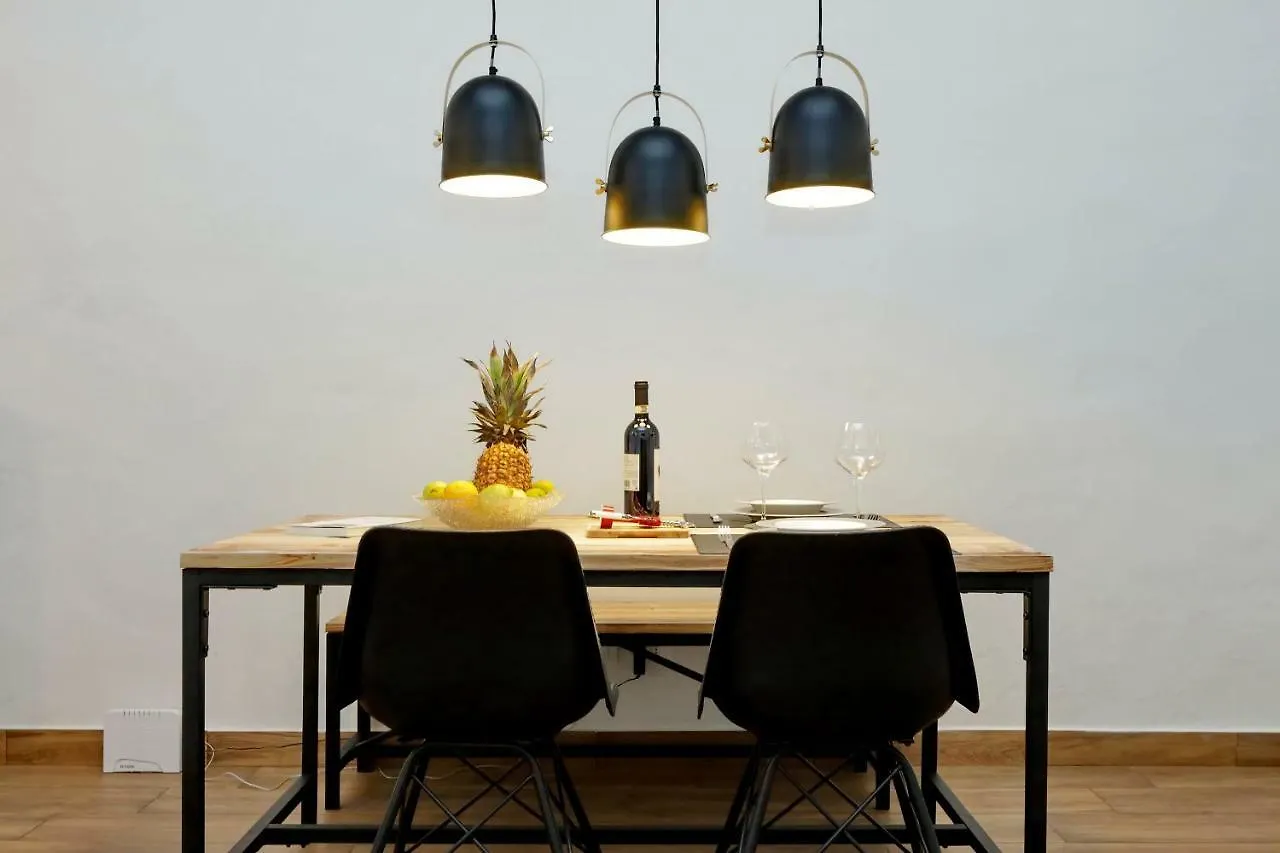 31 Borgo Allegri Apartment Florence