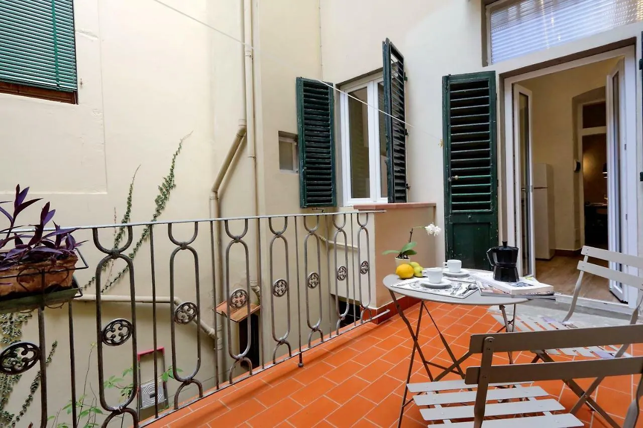 31 Borgo Allegri Apartment Florence