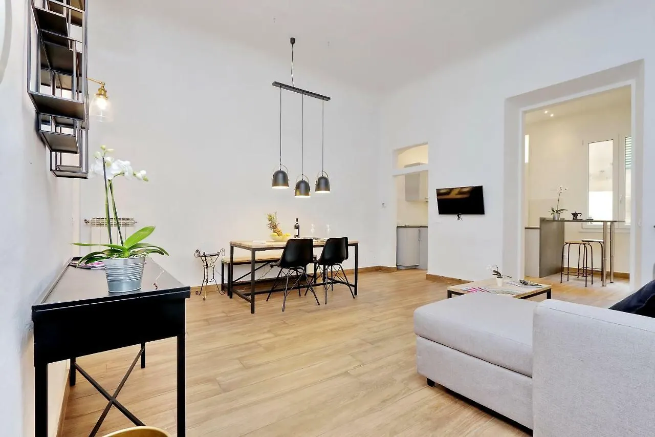 31 Borgo Allegri Apartment Florence