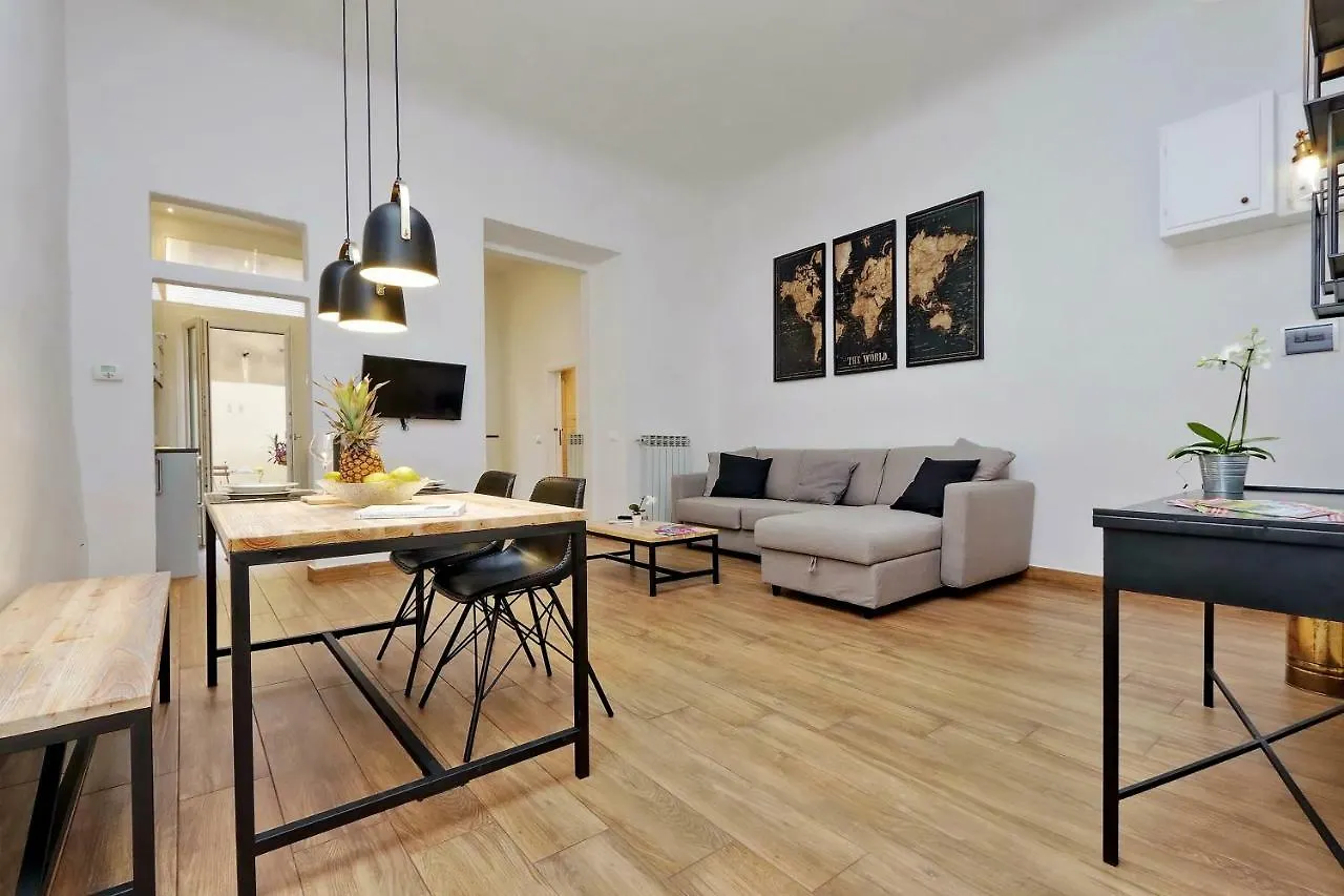 31 Borgo Allegri Apartment Florence